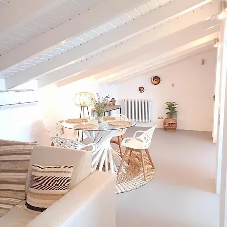 לינה וארוחת בוקר Zawaia